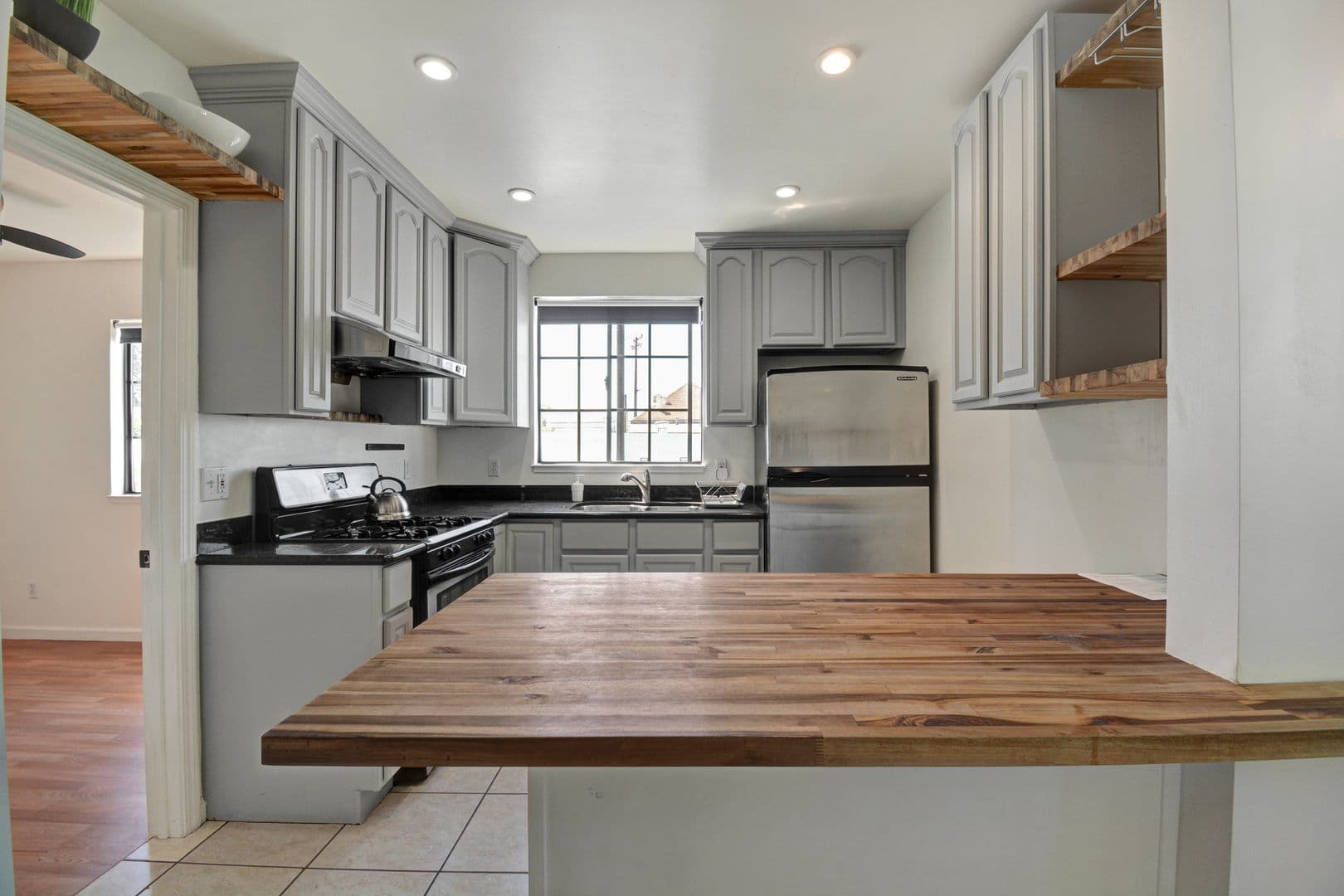 Oakland Apartment: 2775-2777 E.21st Street