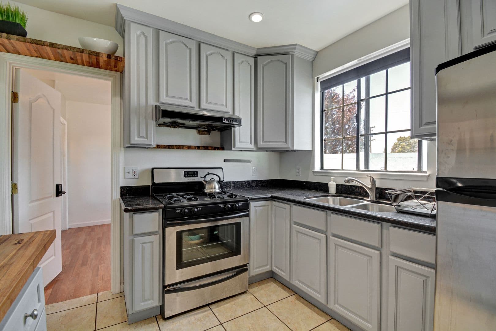 Oakland Apartment: 2775-2777 E.21st Street