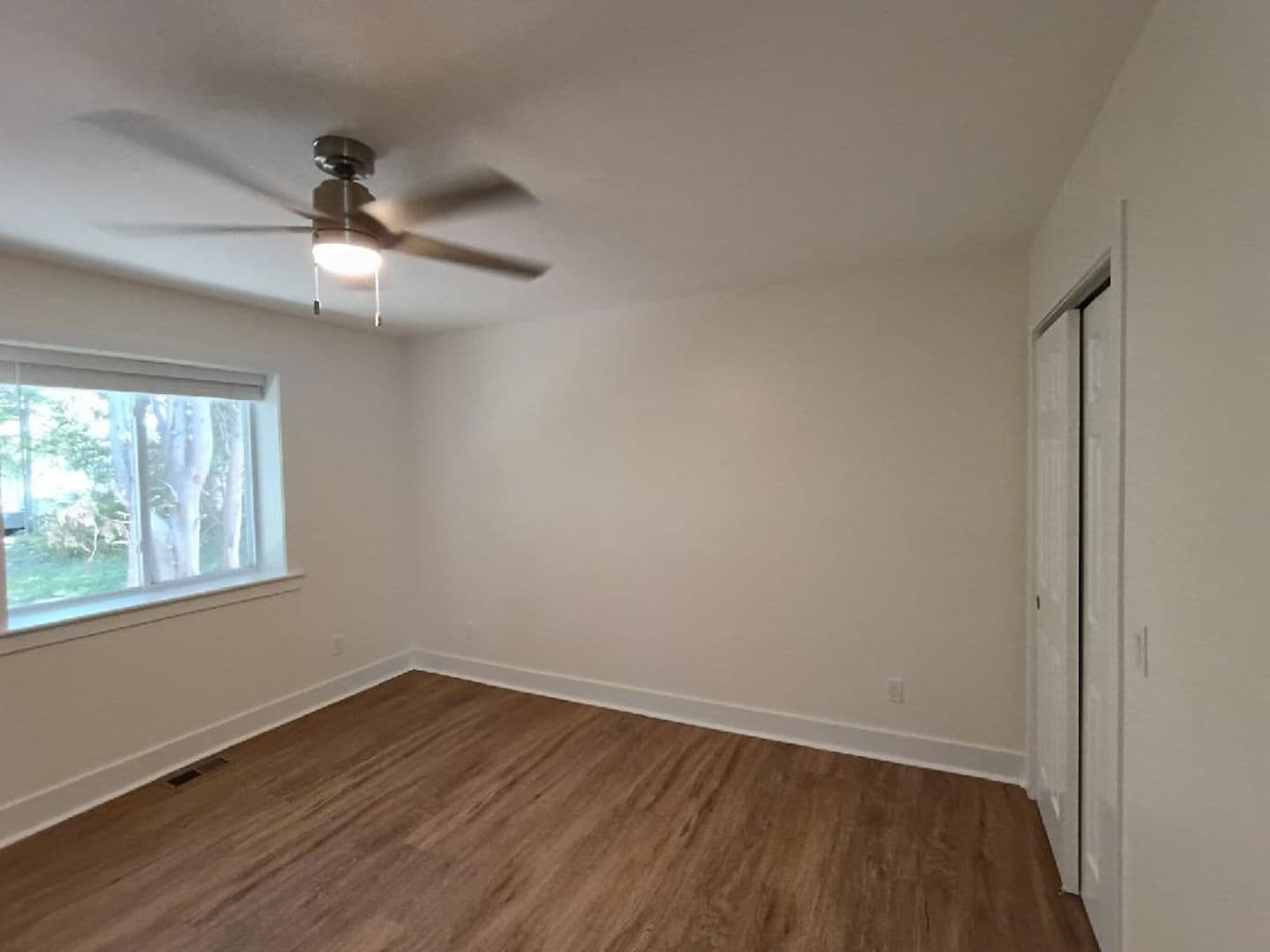 Charlevoix Apartment: 808 Sherman St