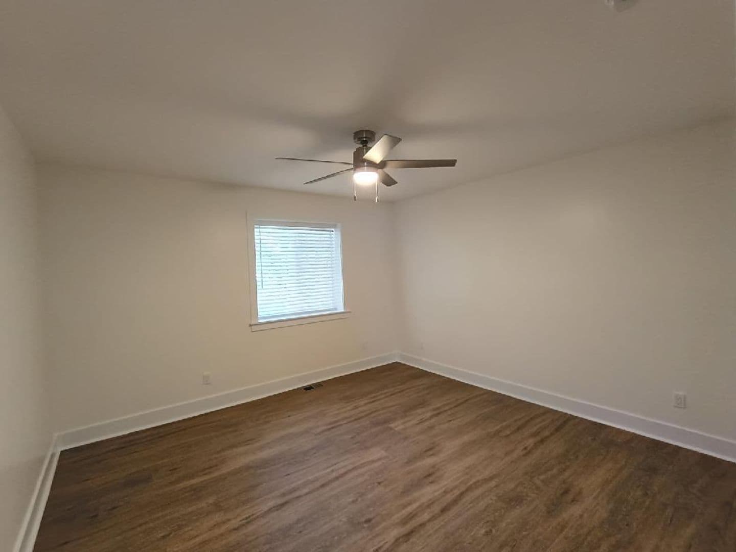 Charlevoix Apartment: 808 Sherman St