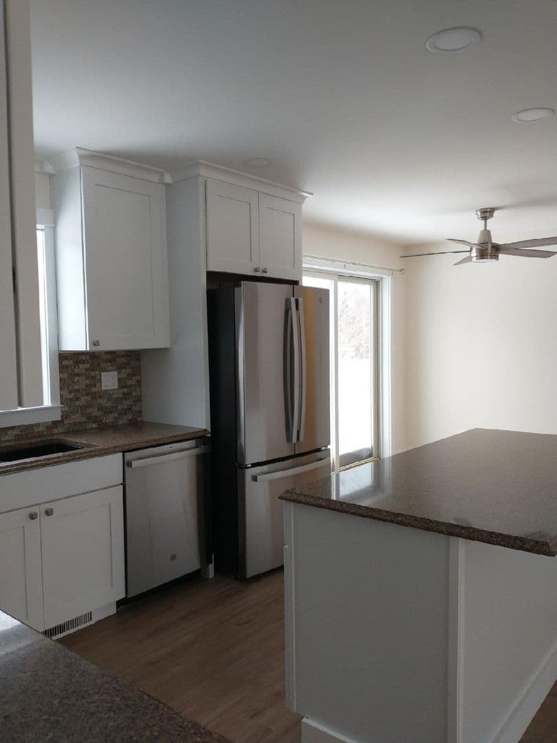 Charlevoix House: 15304 Rosehelen Ln