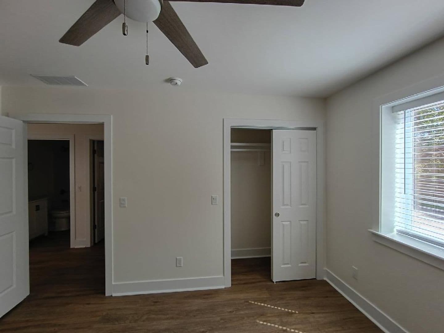 Charlevoix Apartment: 808 Sherman St
