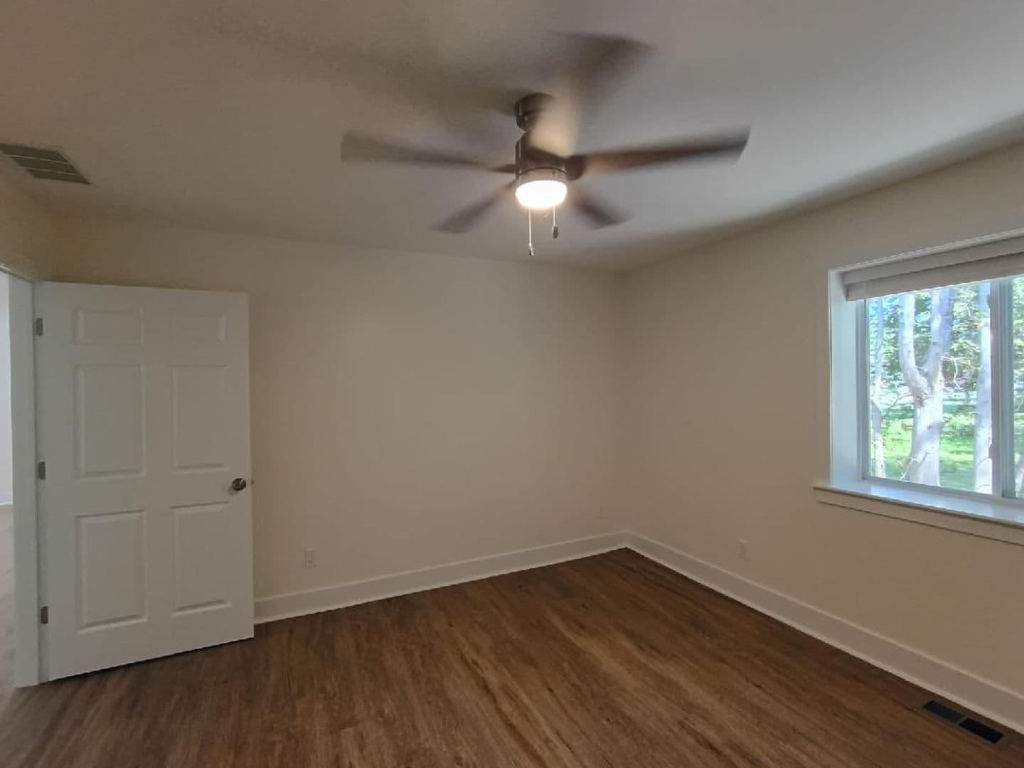 Charlevoix Apartment: 808 Sherman St