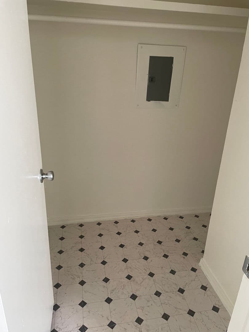 Tucson Apartment: 737 N. Alvernon Way