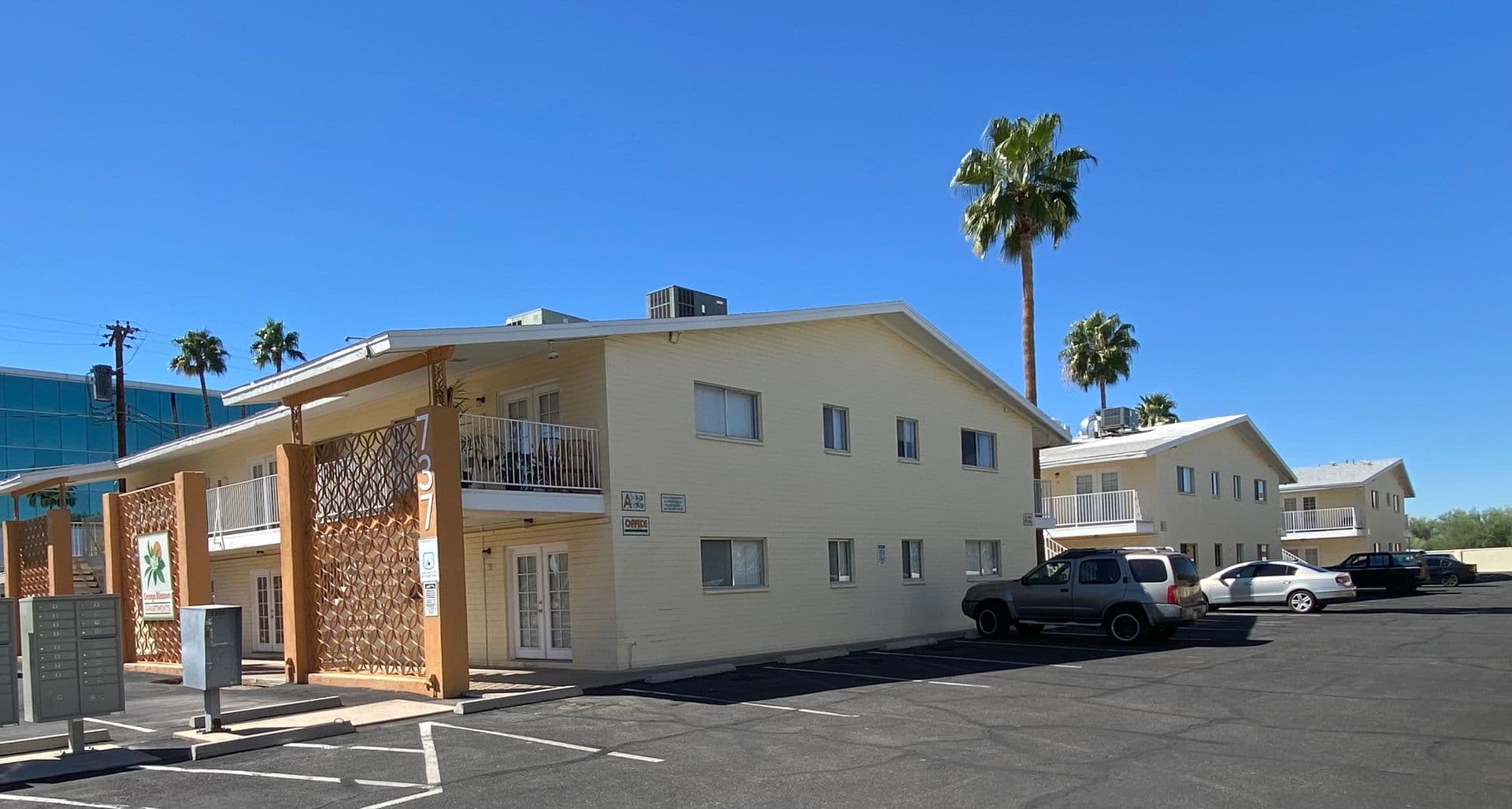 Tucson Apartment: 737 N. Alvernon Way