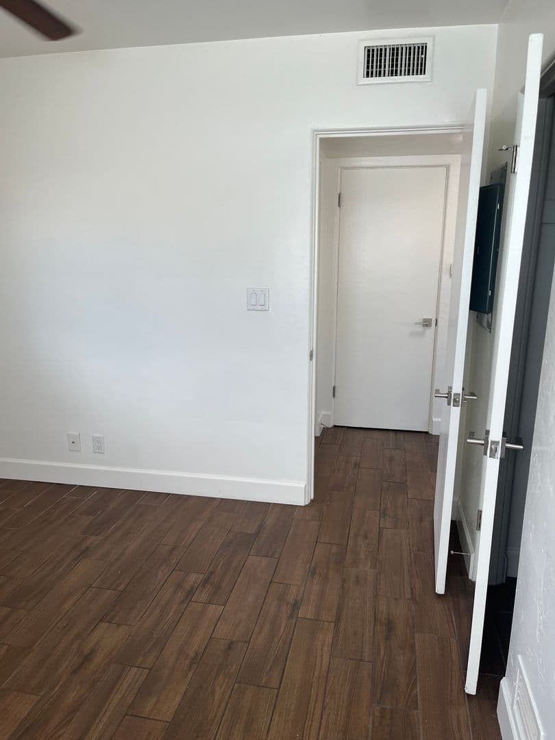 Tucson Apartment: 331 S. Alvernon Way