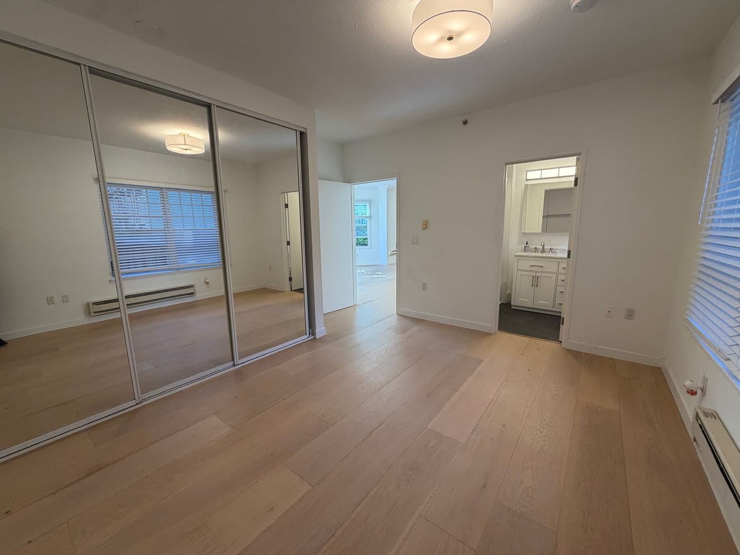 San Francisco Apartment: 900 Van Ness Ave