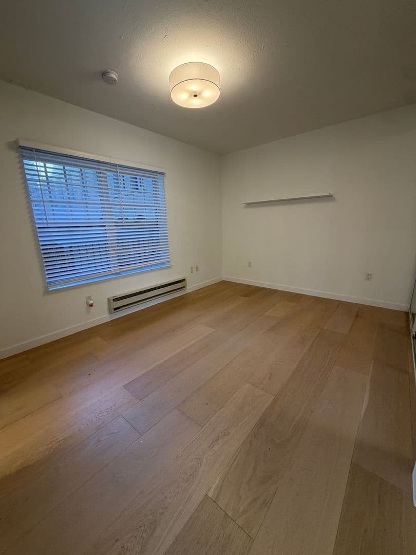 San Francisco Apartment: 900 Van Ness Ave