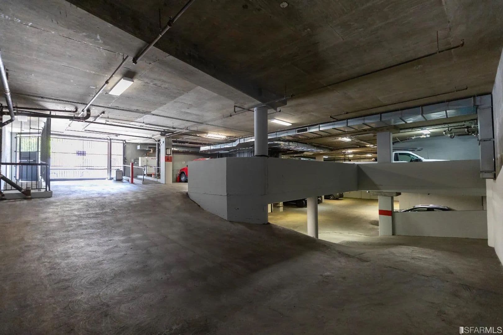 San Francisco Apartment: 900 Van Ness Ave