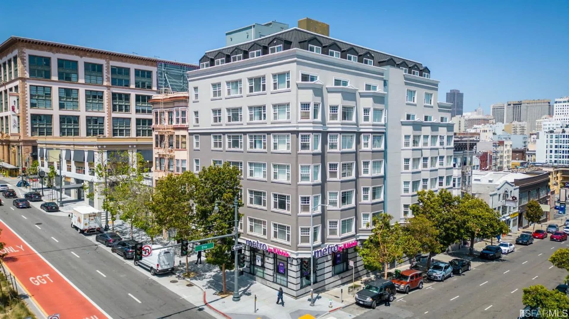 San Francisco Apartment: 900 Van Ness Ave