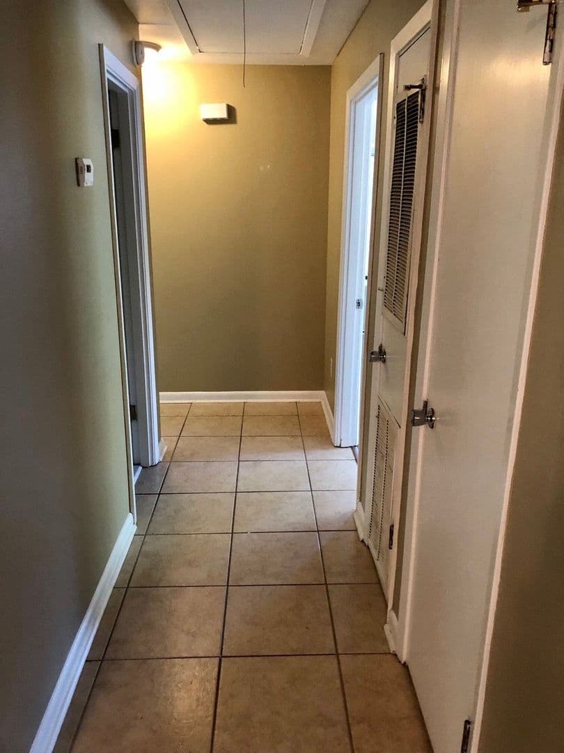 Mandeville Apartment: 320 N Causeway Blvd
