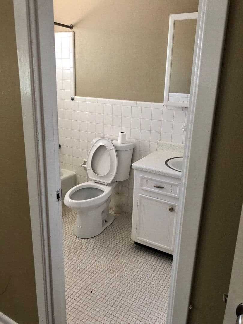Mandeville Apartment: 320 N Causeway Blvd