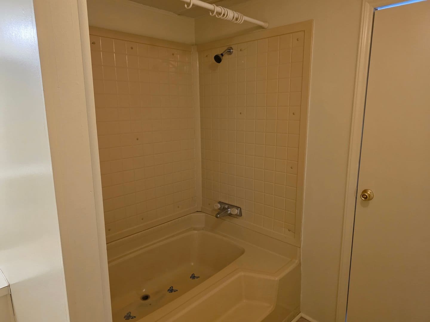 Mount Airy Apartment: Gin Blossom Trail