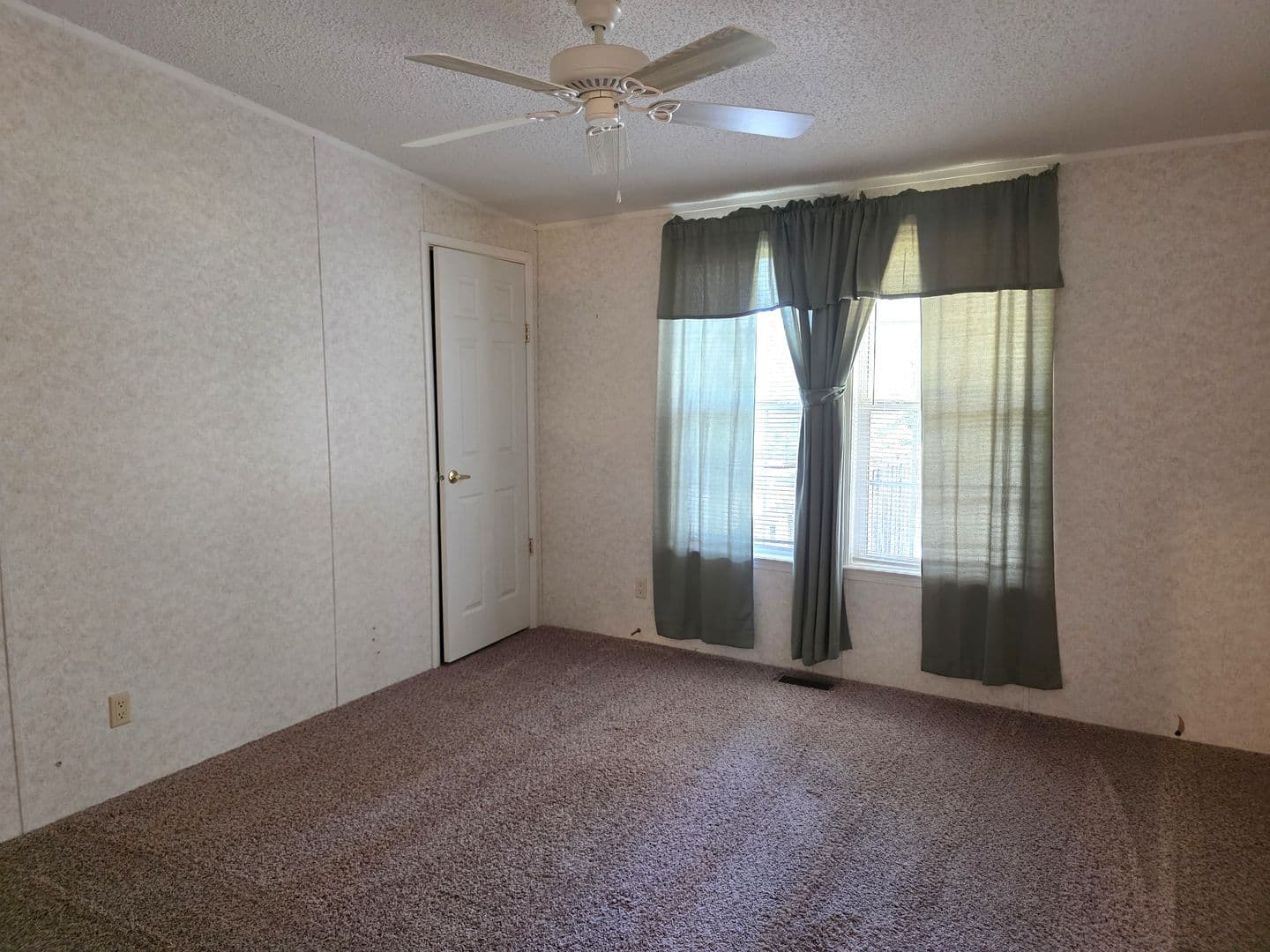 Claudville House: 158 Virginia Drive