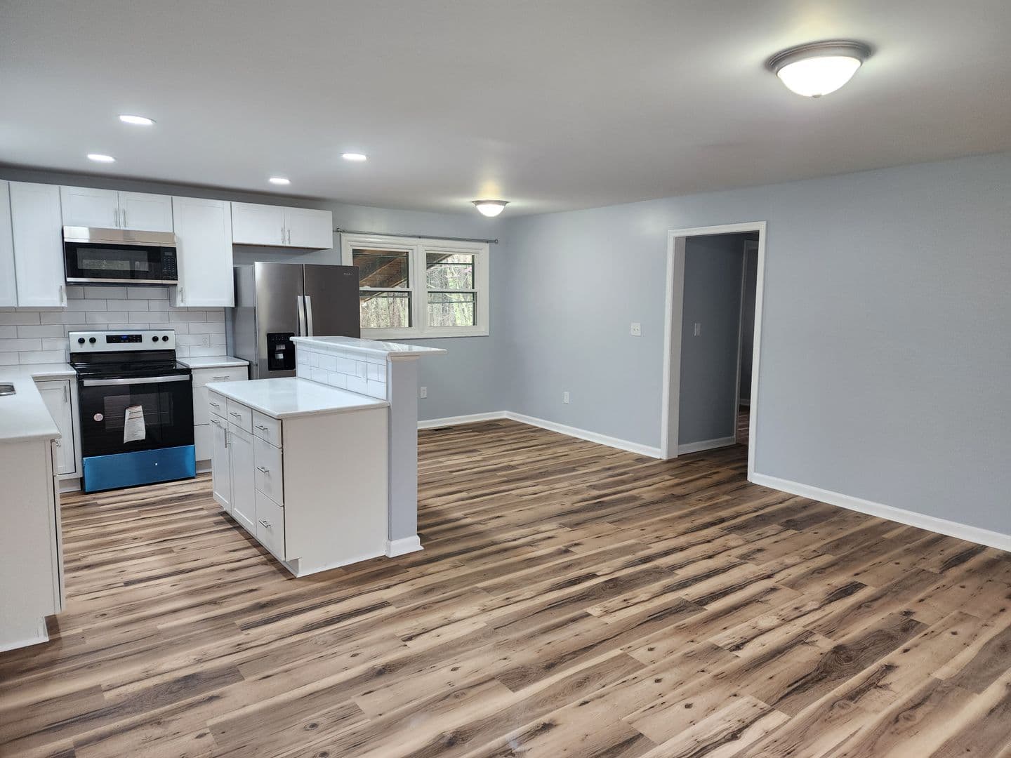 Mount Airy House: 203 Inman Rd