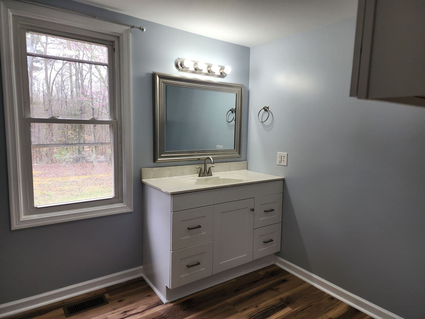 Mount Airy House: 203 Inman Rd