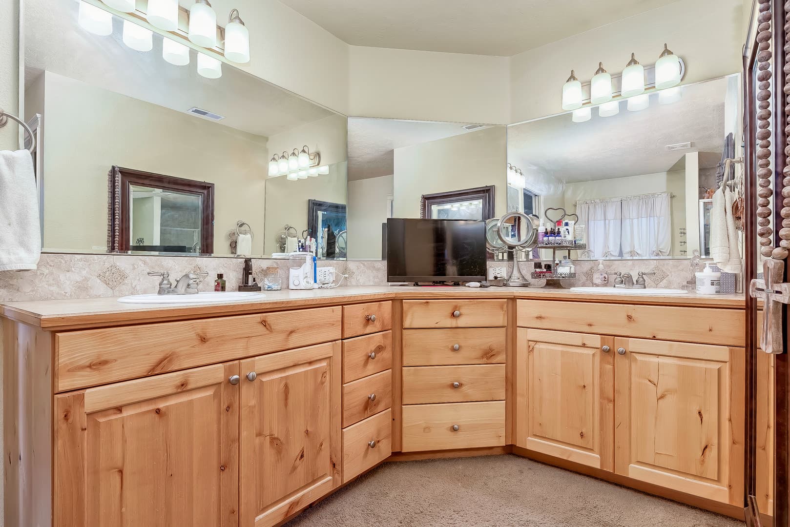 Meridian House: 1002 E. Legacy View Dr.