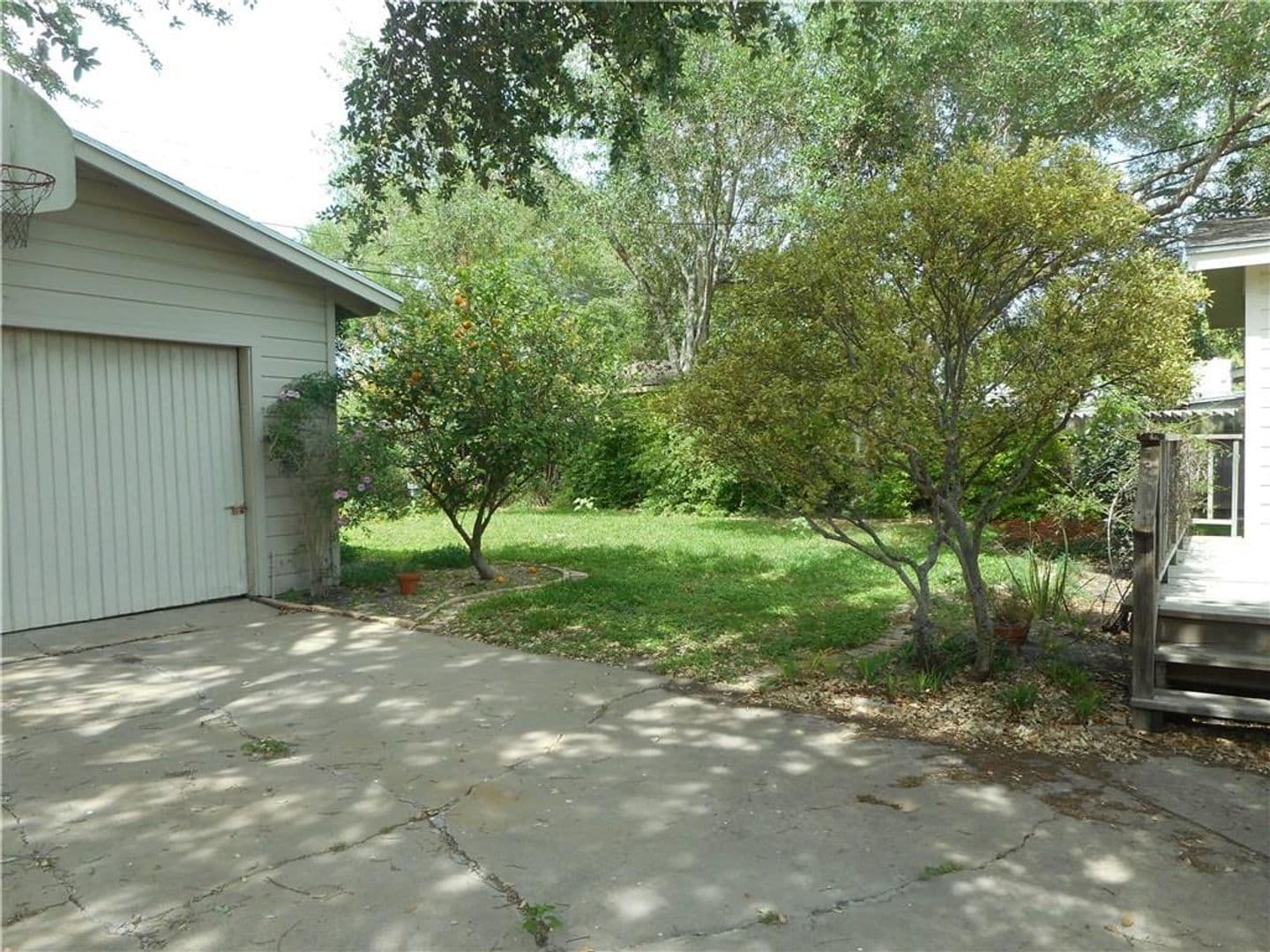 Corpus Christi House: 902 Wilshire Place