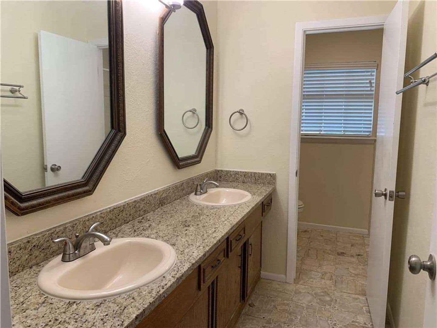 Corpus Christi House: 941 Egyptian Drive