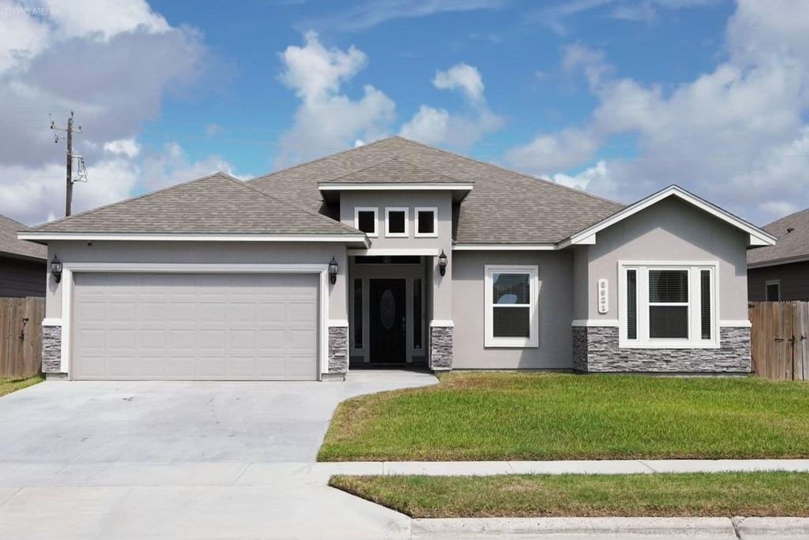 Corpus Christi House: 3921 Woodhouse Ln