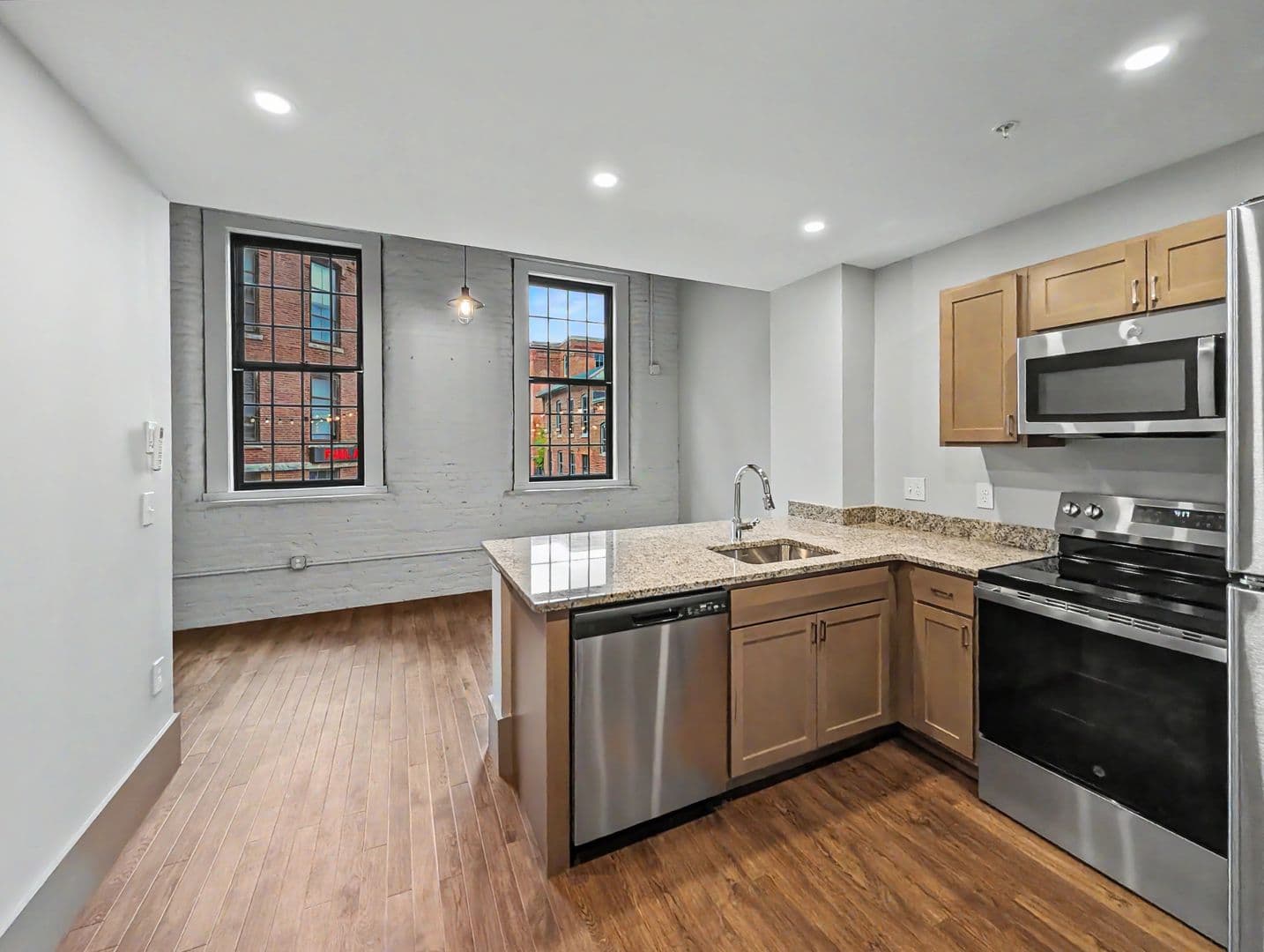 Worcester Apartment: 90 Grove Street