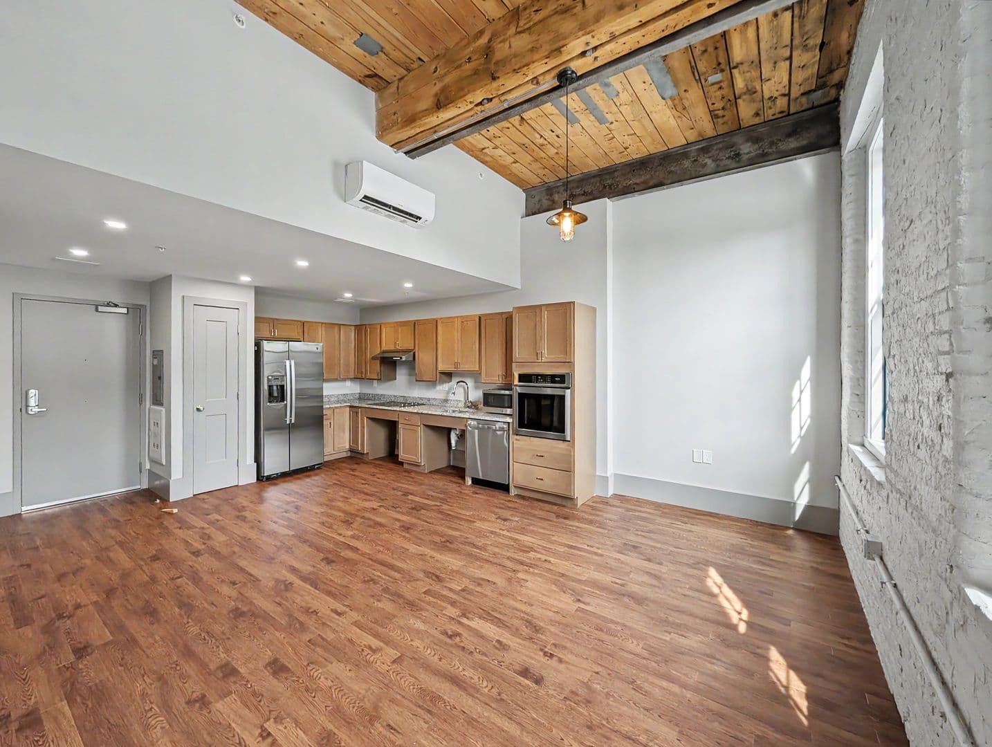 Worcester Apartment: 90 Grove Street