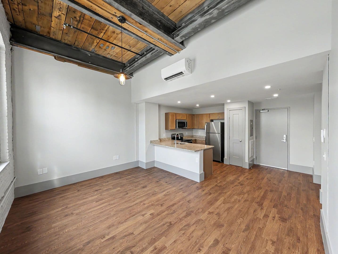 Worcester Apartment: 90 Grove Street