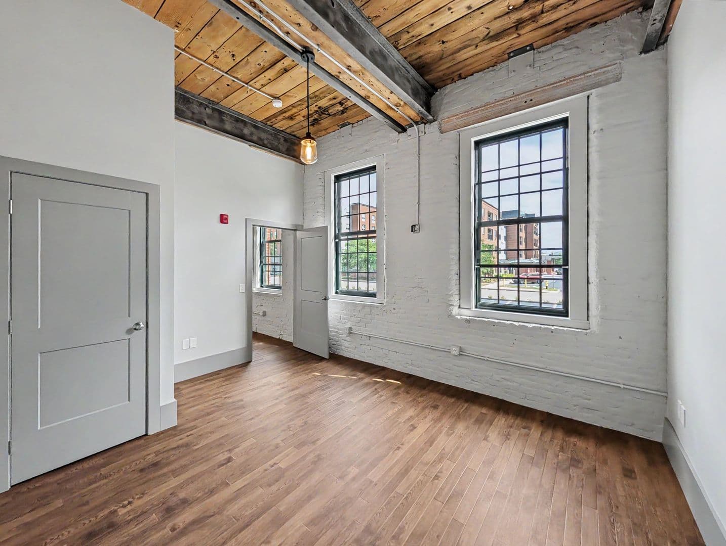 Worcester Apartment: 90 Grove Street