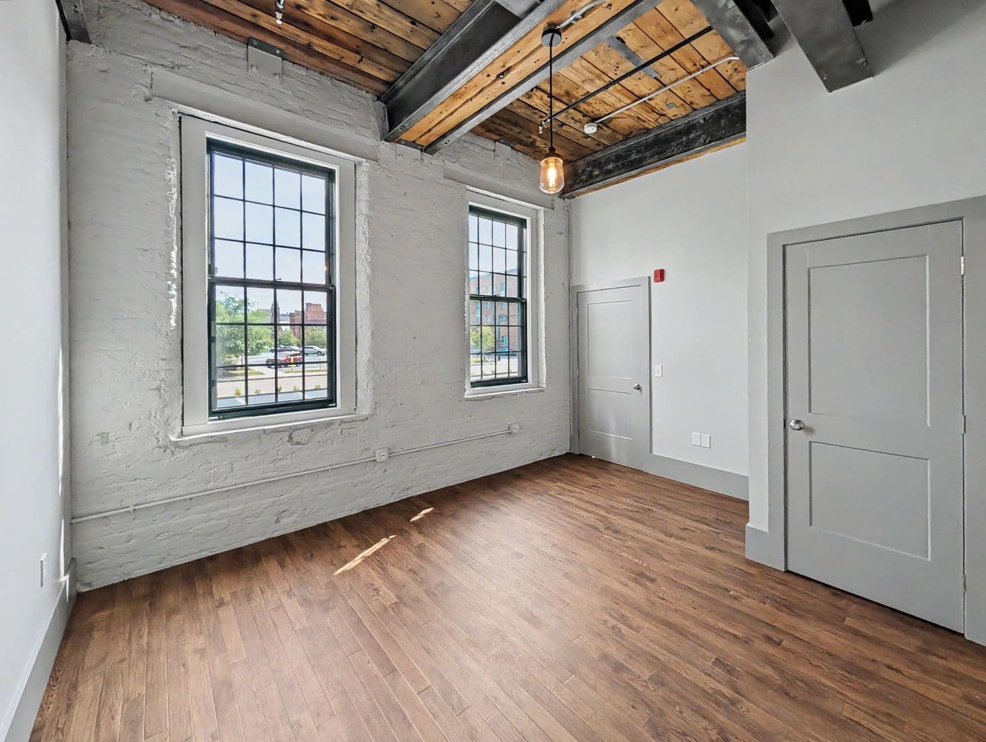 Worcester Apartment: 90 Grove Street