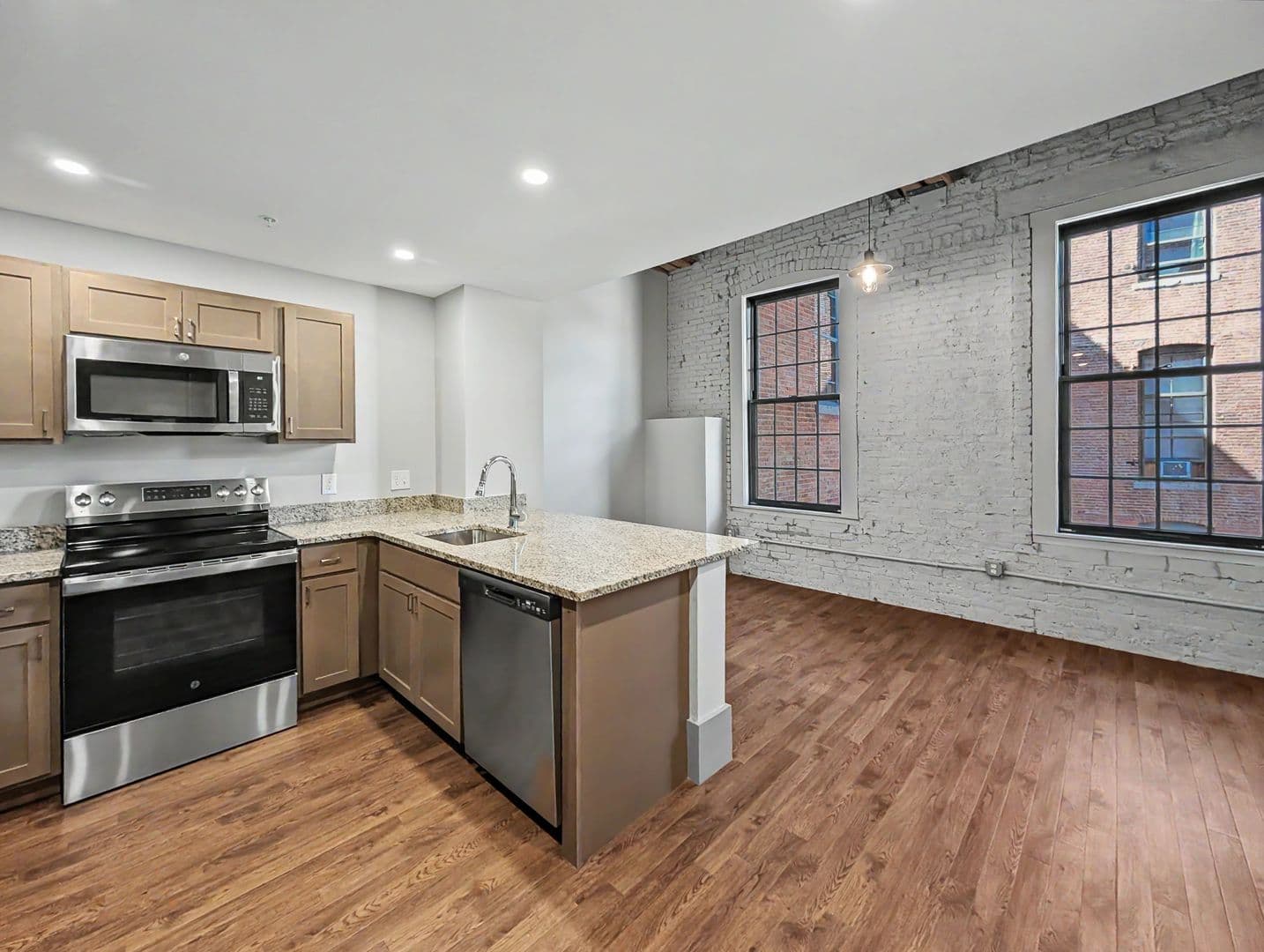 Worcester Apartment: 90 Grove Street
