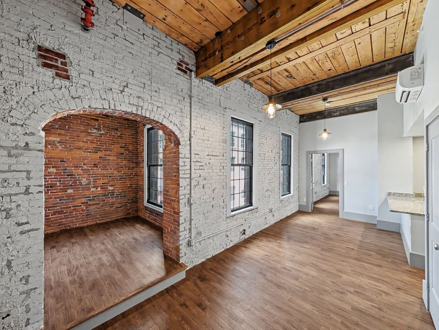 Worcester Apartment: 90 Grove Street