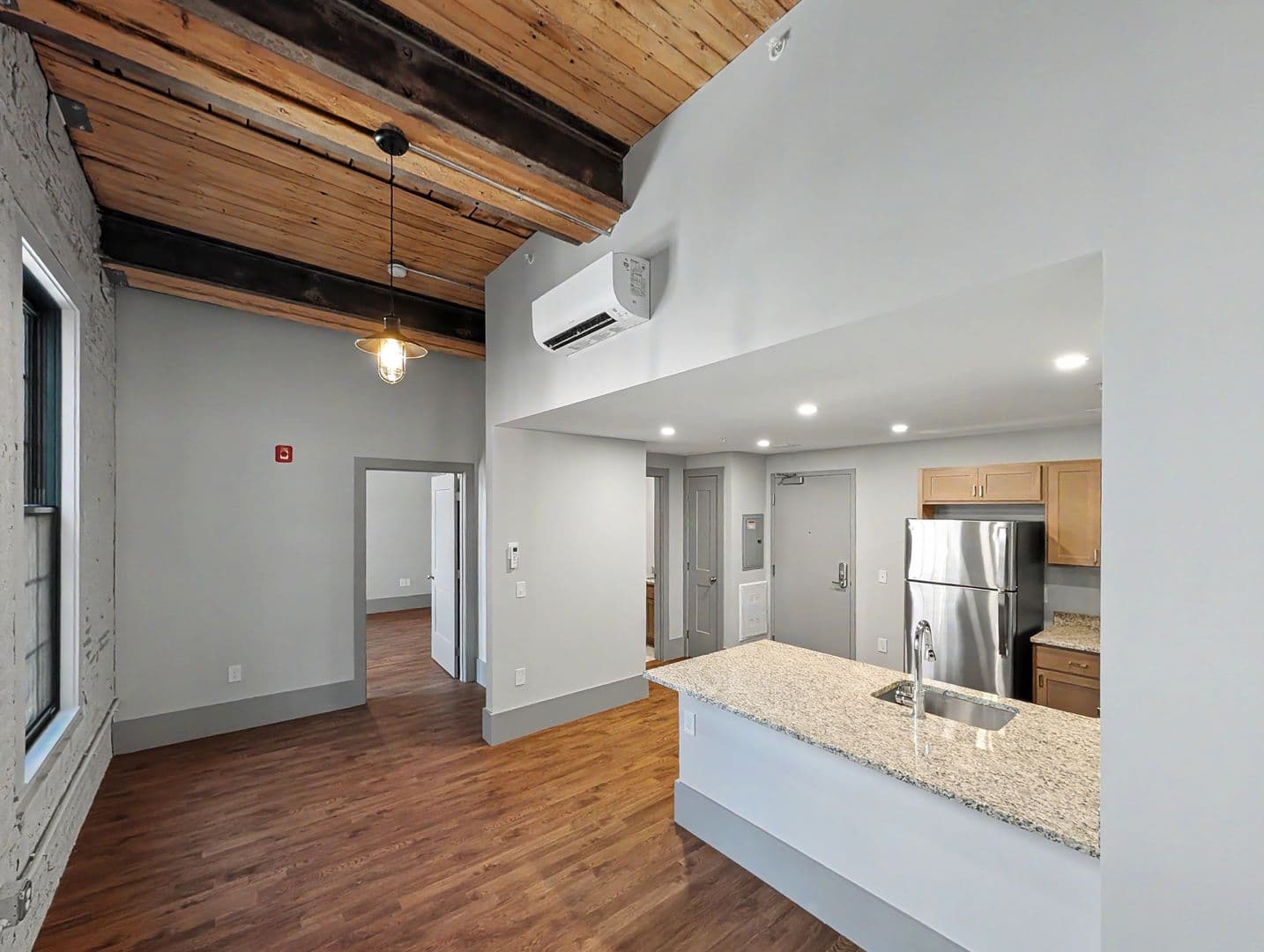 Worcester Apartment: 90 Grove Street