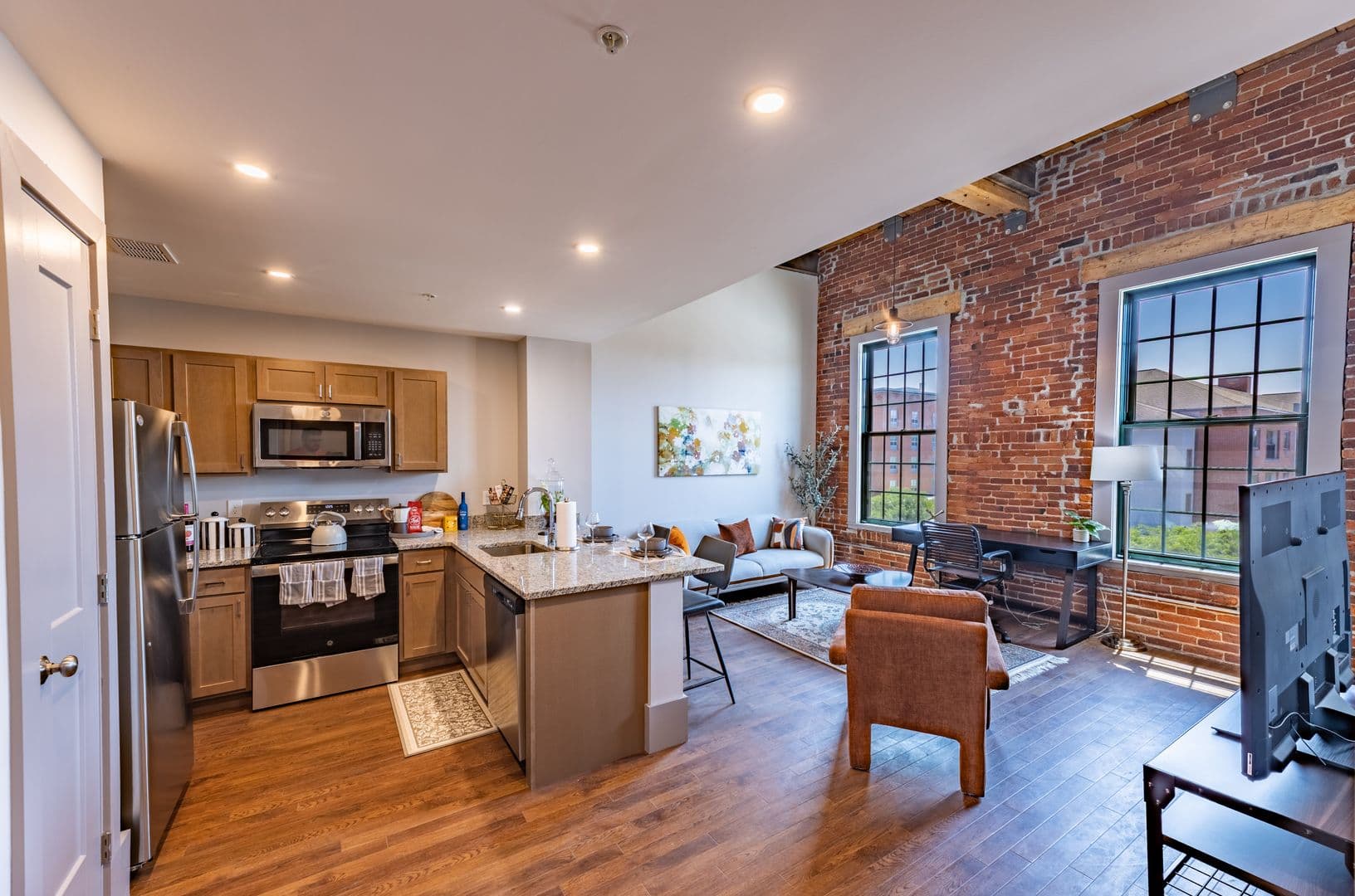 Worcester Apartment: 90 Grove Street