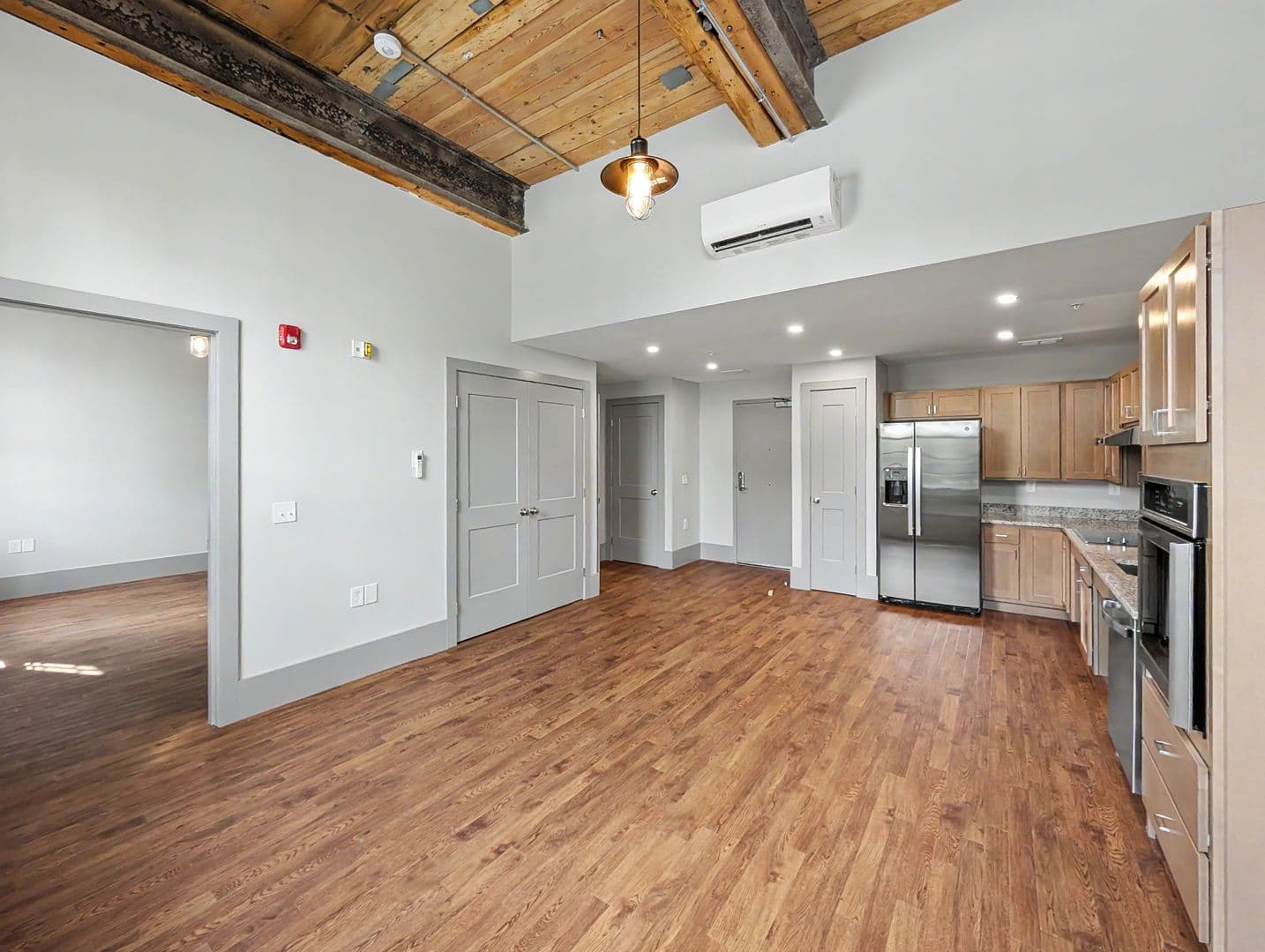 Worcester Apartment: 90 Grove Street