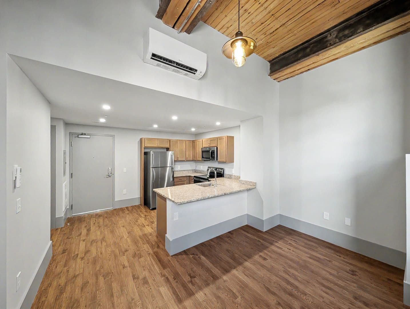 Worcester Apartment: 90 Grove Street