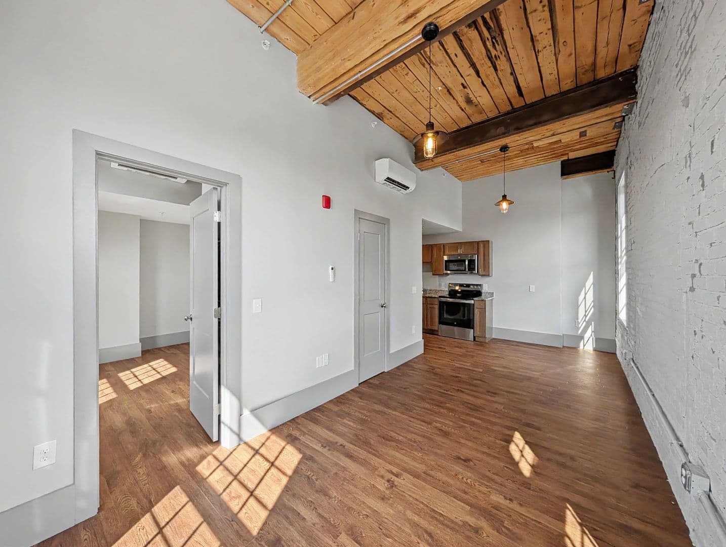 Worcester Apartment: 90 Grove Street