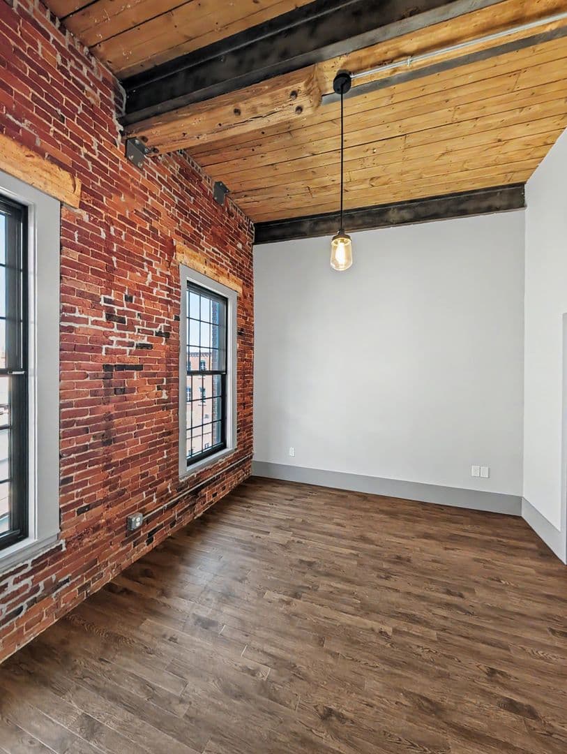 Worcester Apartment: 90 Grove Street