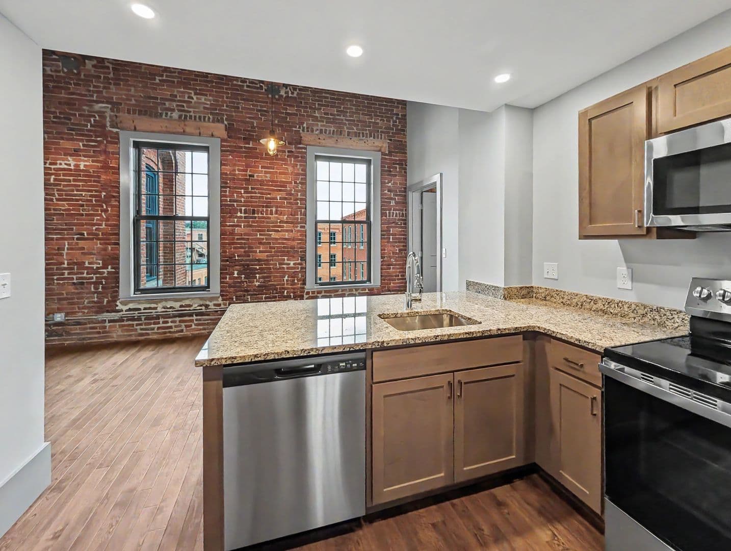 Worcester Apartment: 90 Grove Street