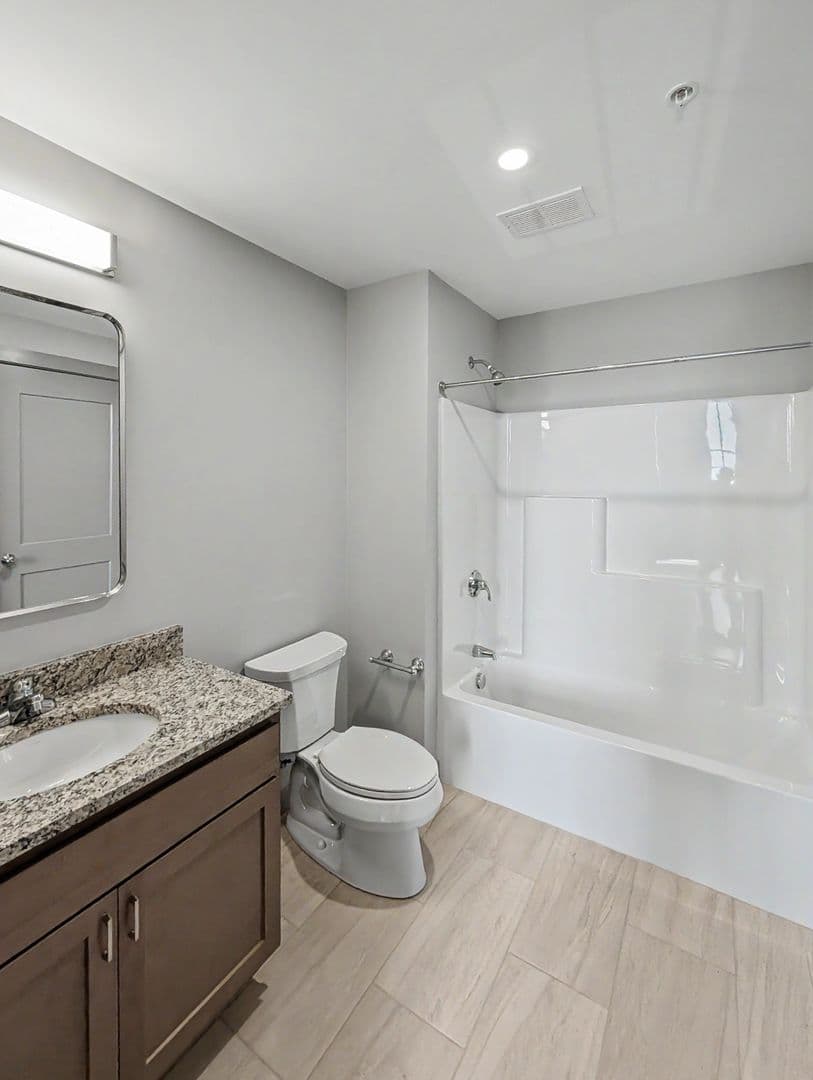 Worcester Apartment: 90 Grove Street