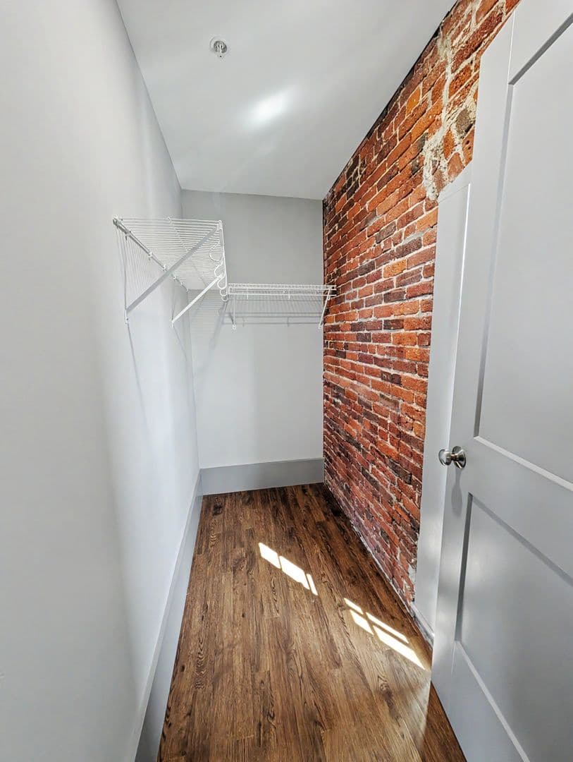 Worcester Apartment: 90 Grove Street