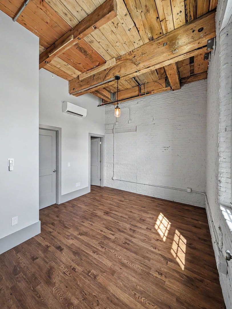 Worcester Apartment: 90 Grove Street
