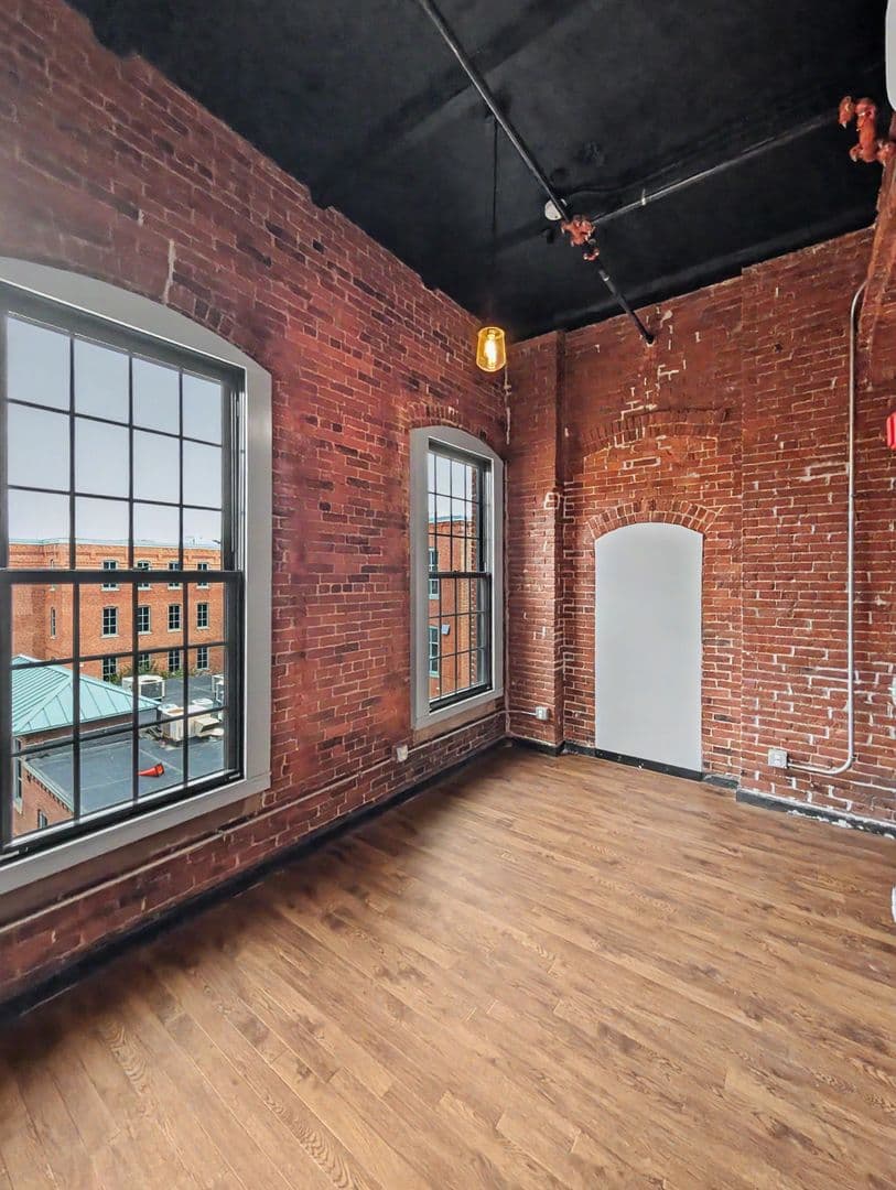 Worcester Apartment: 90 Grove Street
