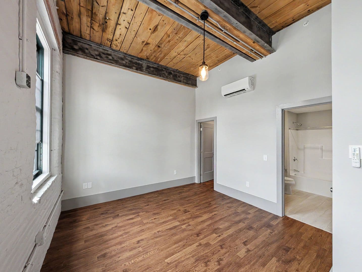 Worcester Apartment: 90 Grove Street