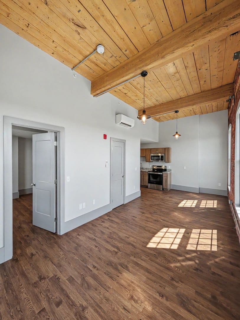 Worcester Apartment: 90 Grove Street