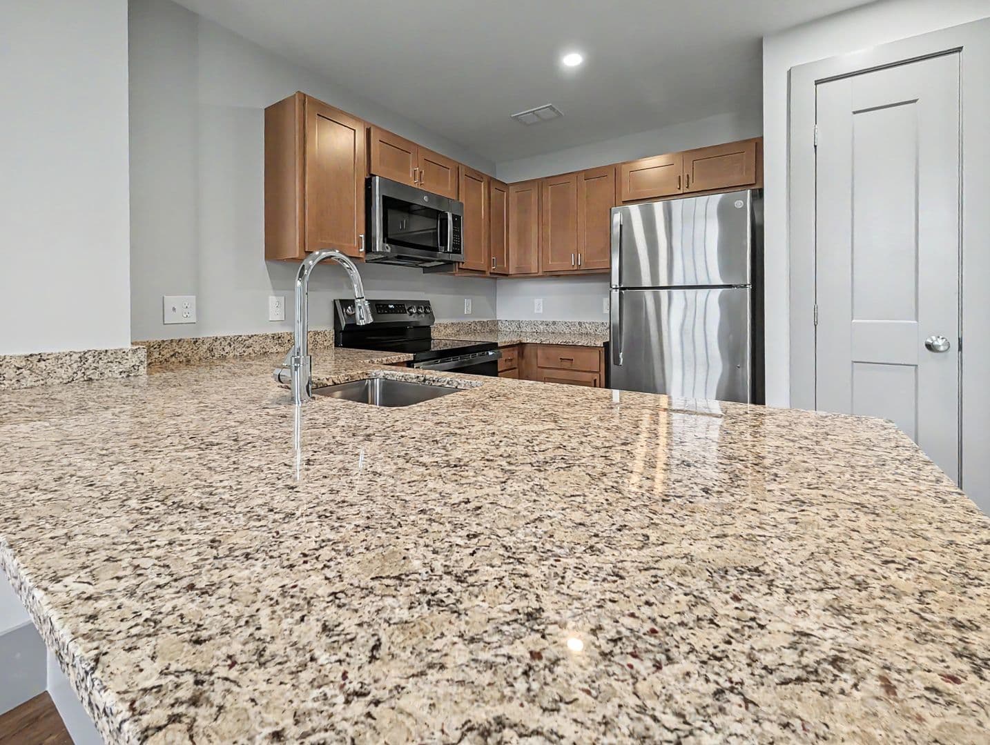 Worcester Apartment: 90 Grove Street