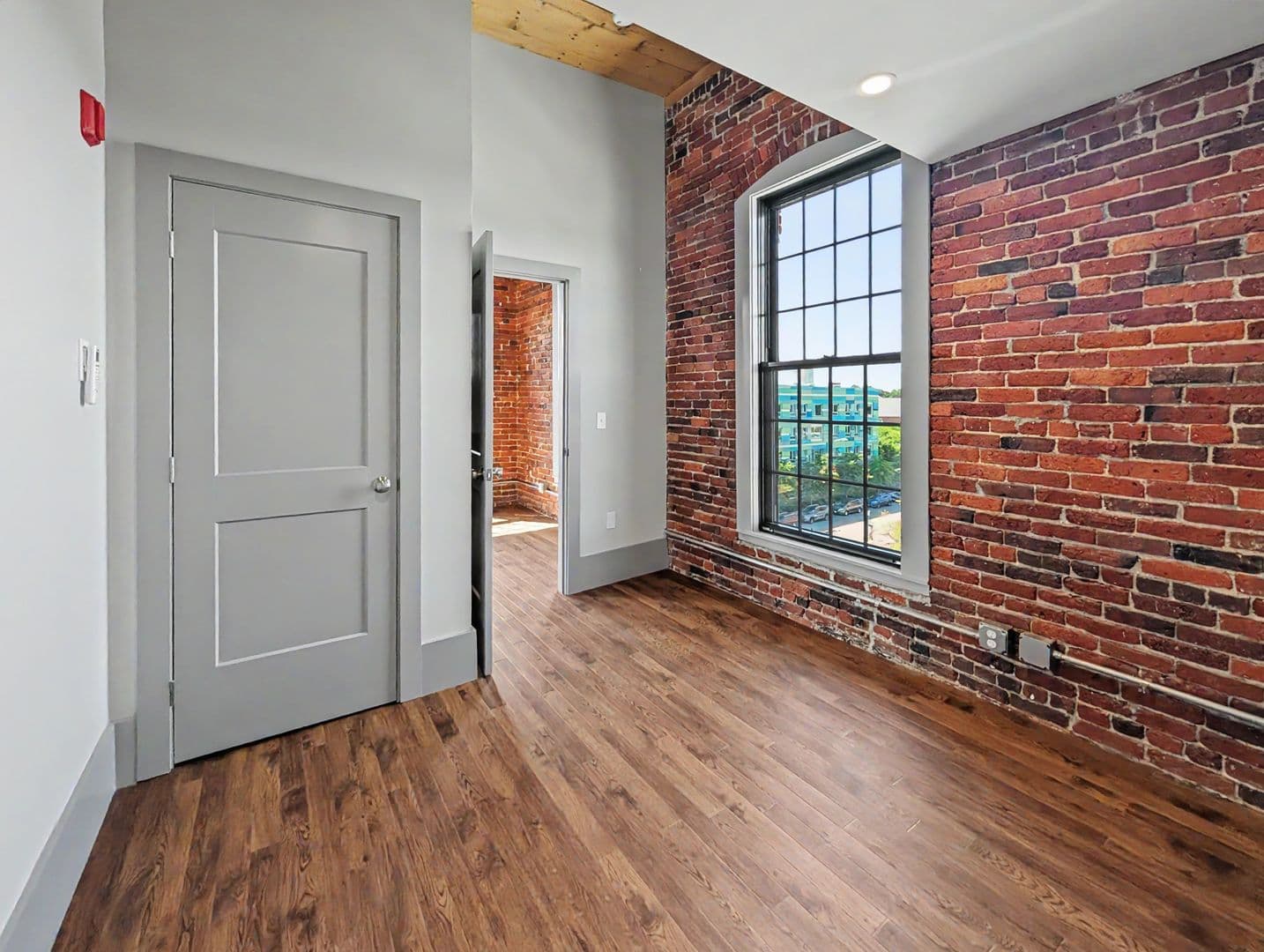 Worcester Apartment: 90 Grove Street
