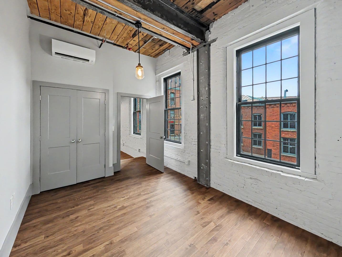Worcester Apartment: 90 Grove Street