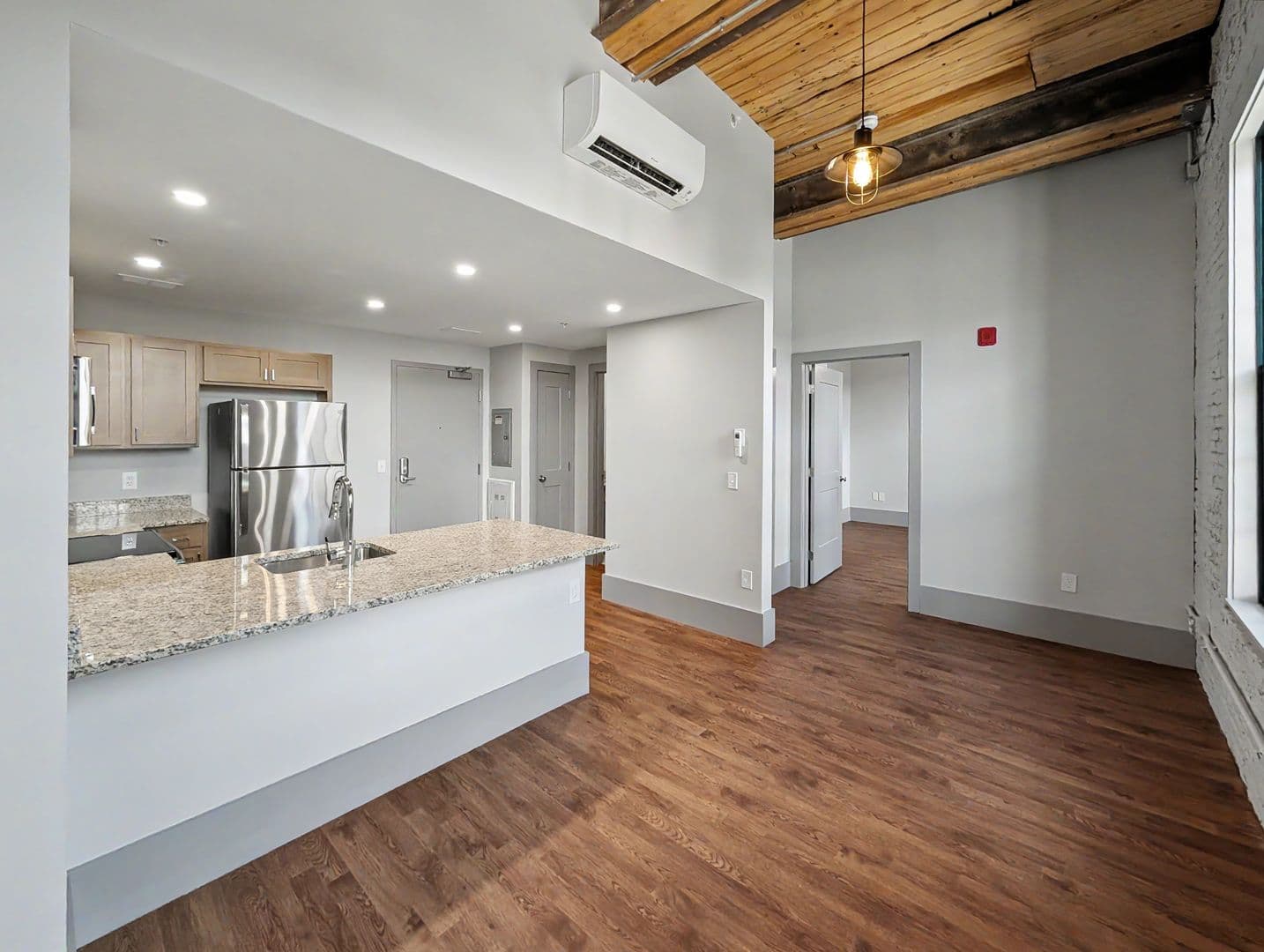 Worcester Apartment: 90 Grove Street