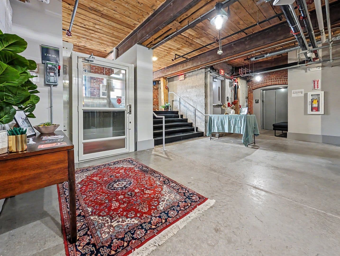 Worcester Apartment: 90 Grove Street