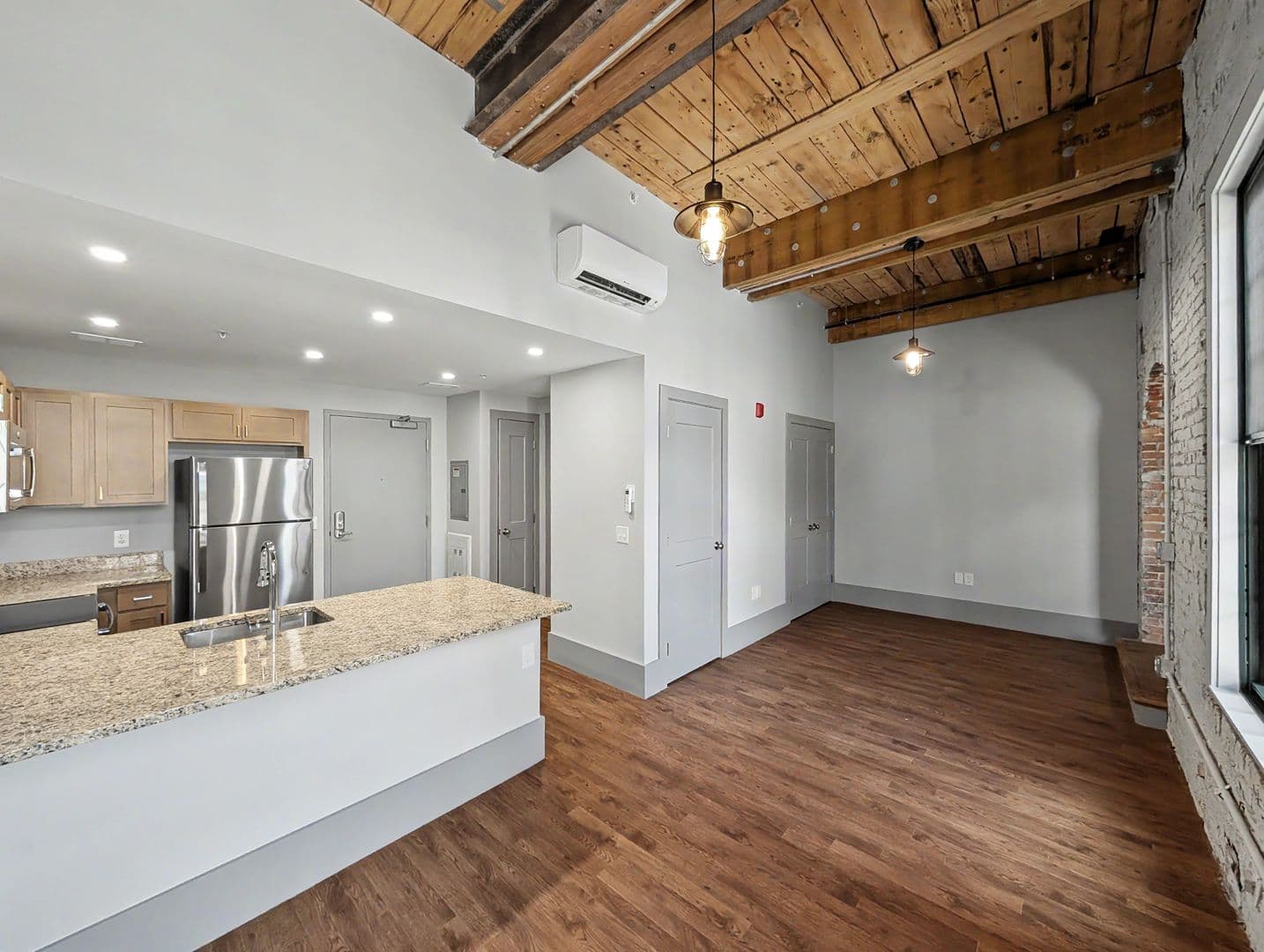 Worcester Apartment: 90 Grove Street